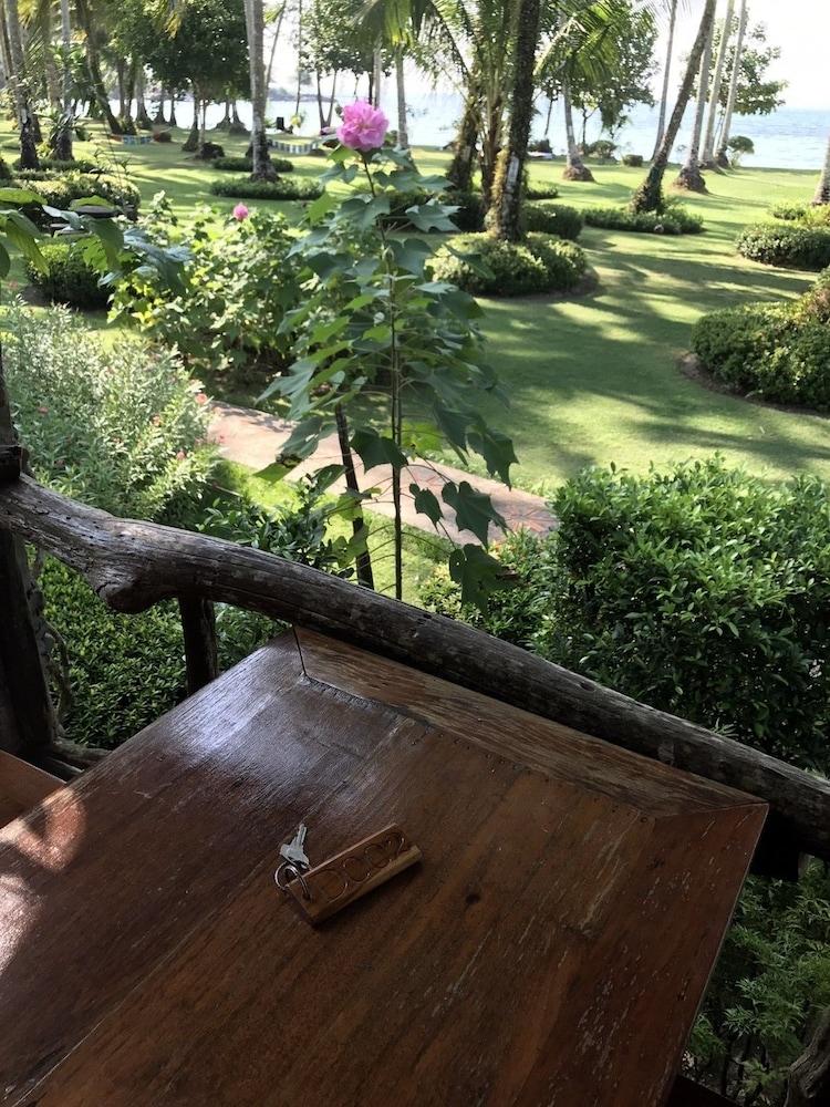 Dusita Koh Kood Resort Ko Kut Екстериор снимка