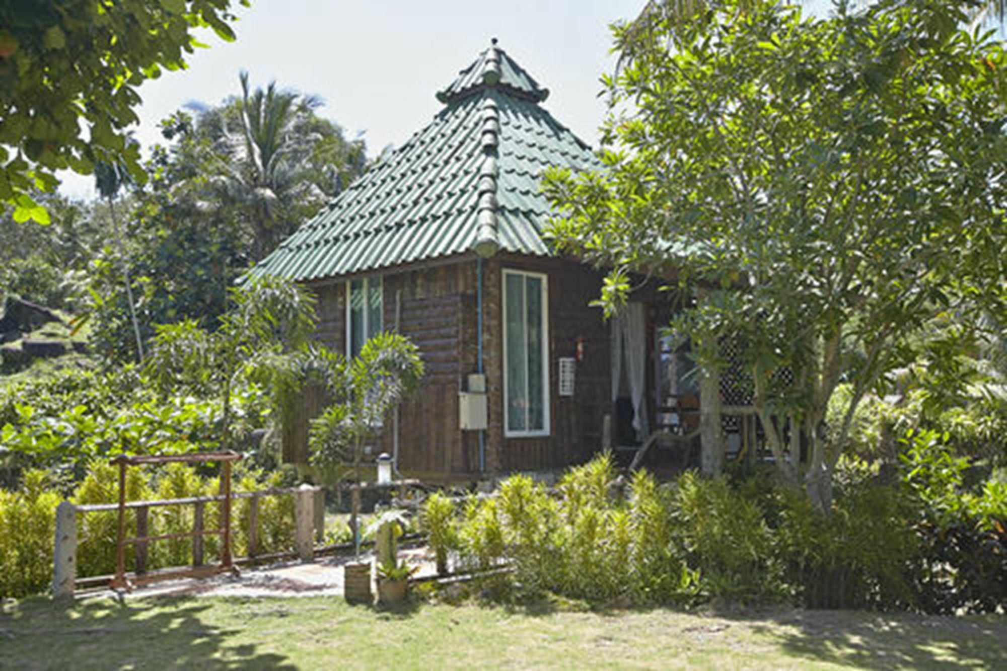 Dusita Koh Kood Resort Ko Kut Екстериор снимка